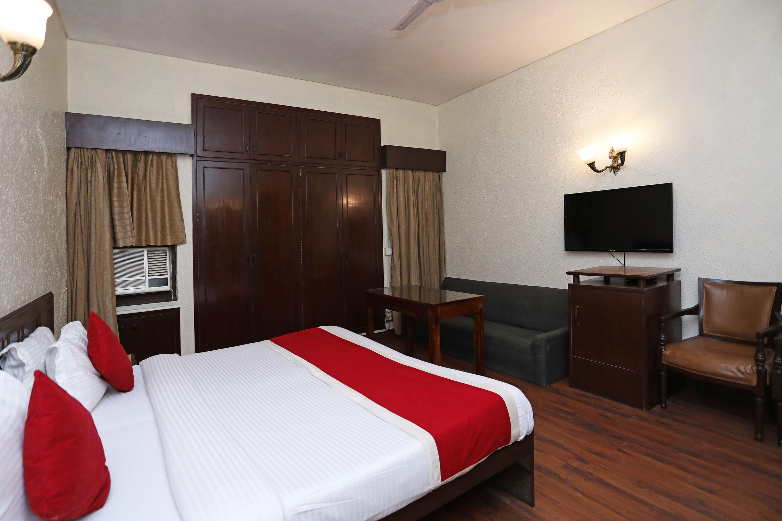 Collection O Hamilton Hotel Yeni Delhi Dış mekan fotoğraf